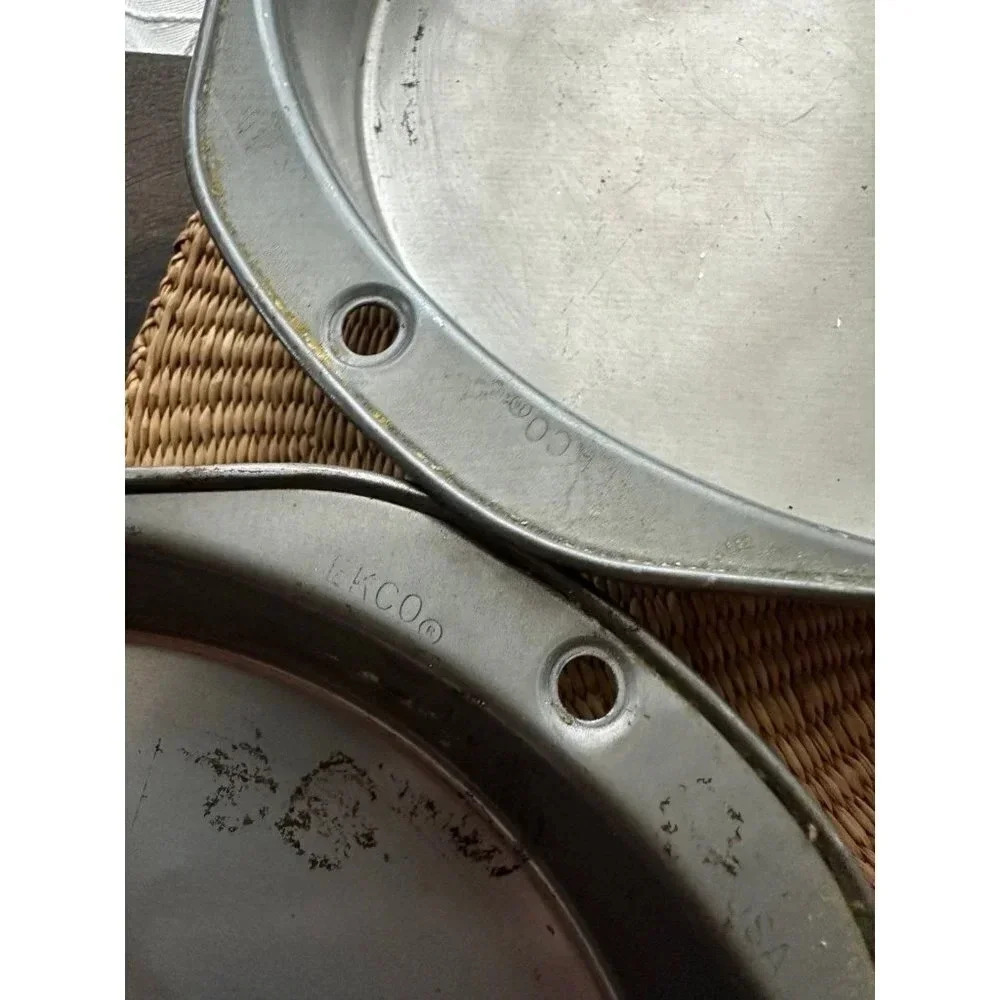 Two Round Baking pans - Picture 6 of 7